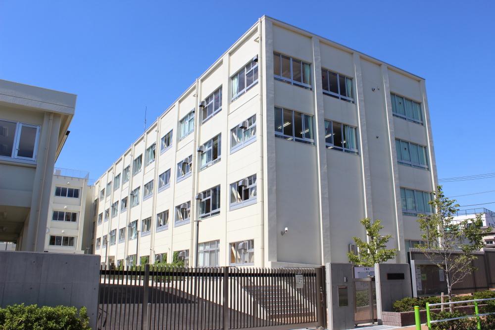 Junior high school. 633m to Itabashi Itabashi second junior high school