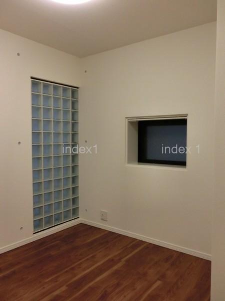 Non-living room. Gala style is fashionable point!