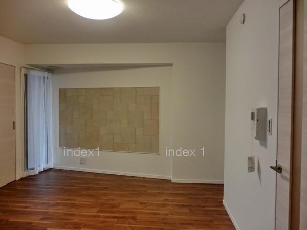 Living. Spacious living room of 12 tatami is a stylish cross point ☆