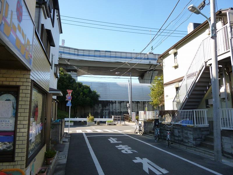 Local photos, including front road. Local (11 May 2013) Shooting