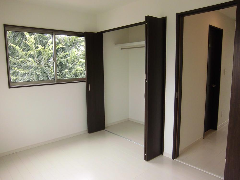 Non-living room.  [D / 3 floor 6 Pledge] Spacious CL