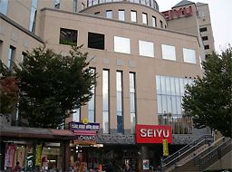 Shopping centre. Seiyu until the (shopping center) 950m