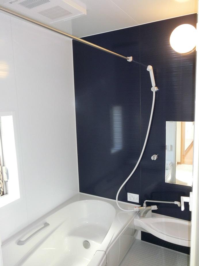 Bathroom. Local (12 May 2013) Shooting