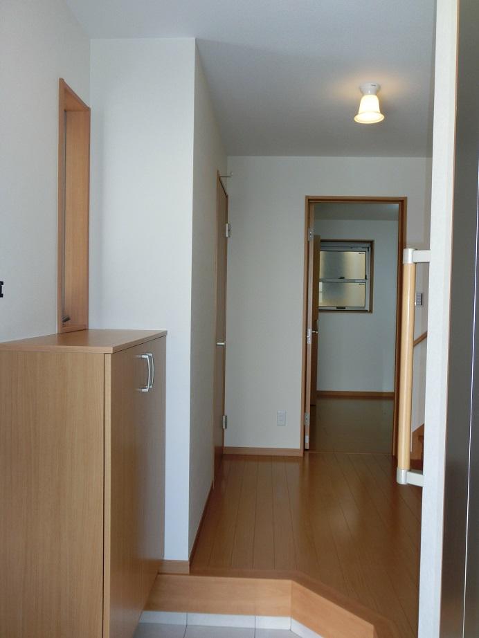 Entrance. Local (12 May 2013) Shooting