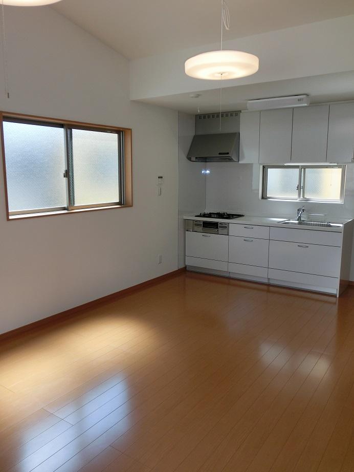 Living. Local (12 May 2013) Shooting