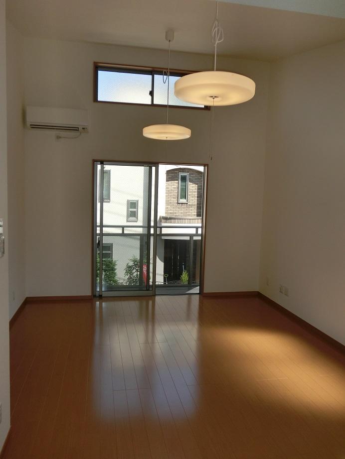 Non-living room. Local (12 May 2013) Shooting