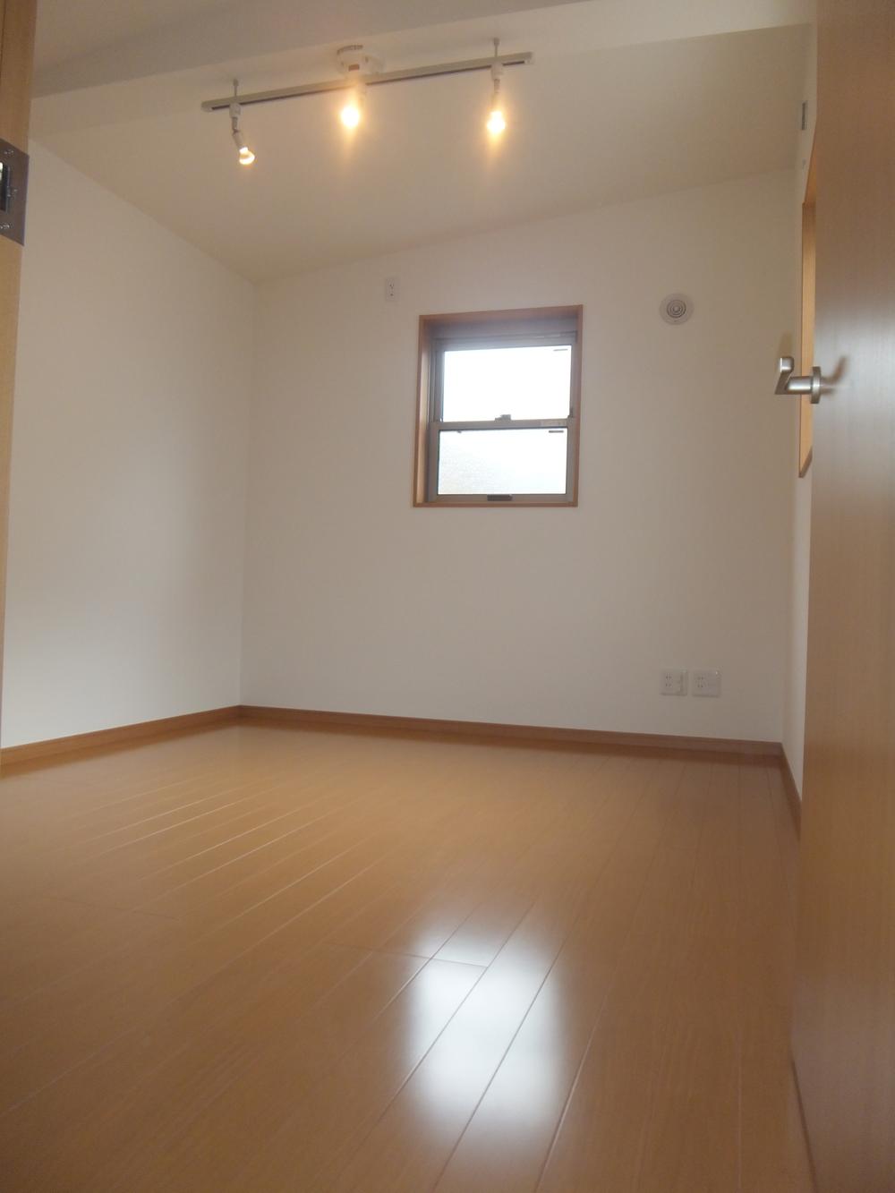 Non-living room. Local (12 May 2013) Shooting