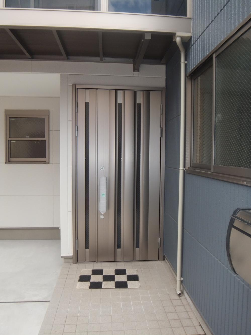 Entrance. Local (12 May 2013) Shooting