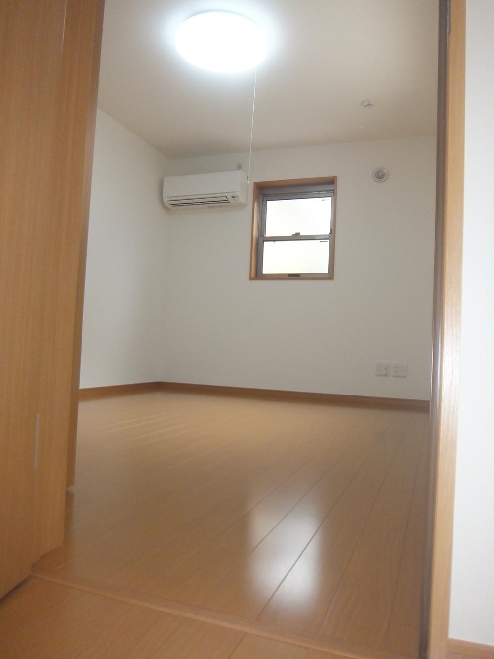 Non-living room. Local (12 May 2013) Shooting