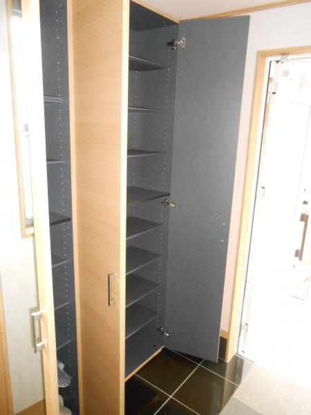 Entrance. ◎ entrance storage