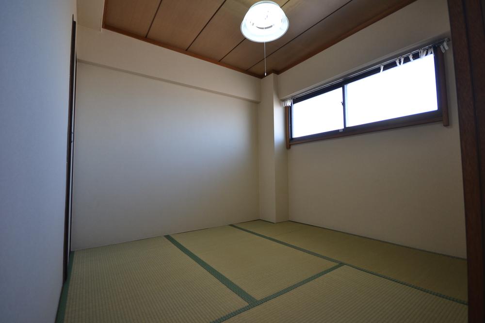 Non-living room. Indoor (12 May 2013) Shooting