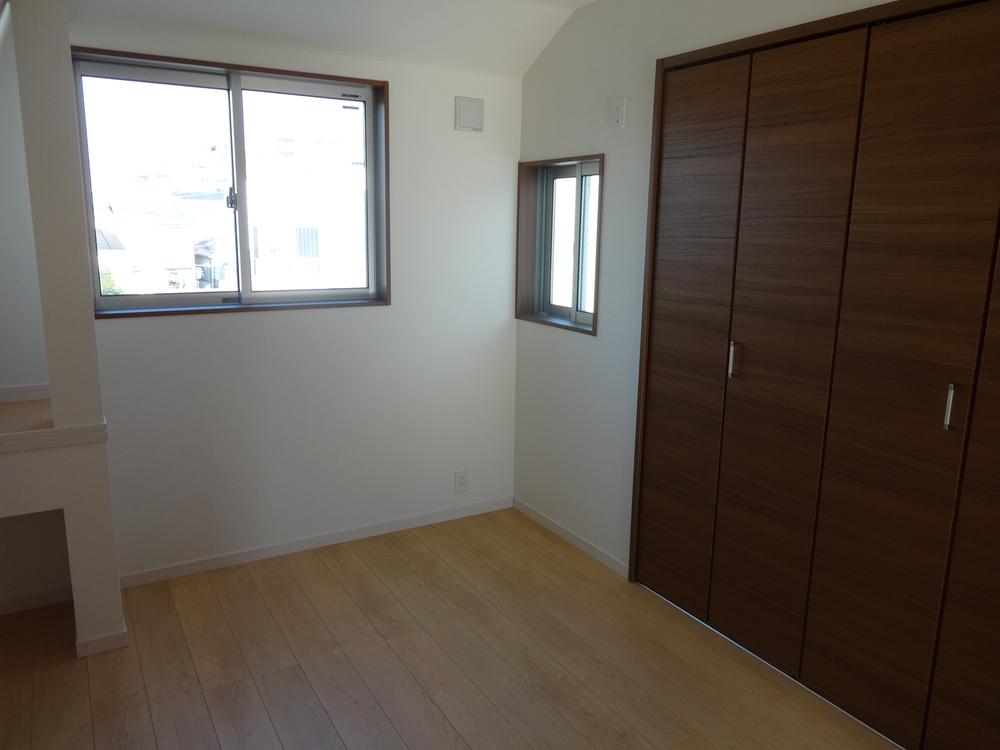 Non-living room. Indoor (12 May 2013) Shooting