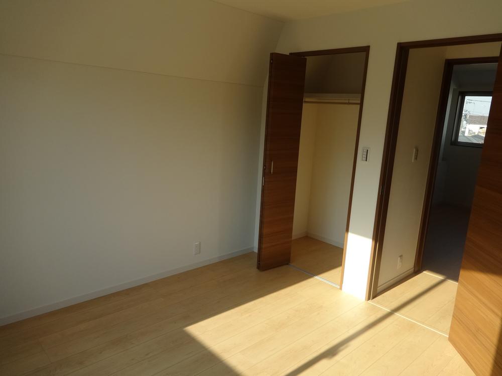 Non-living room. Indoor (12 May 2013) Shooting