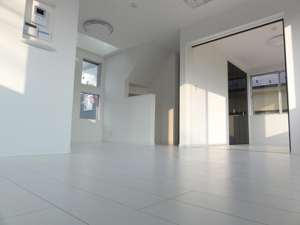 Living. 5 Building Interior