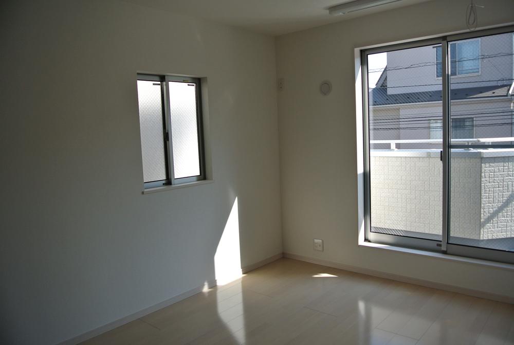 Same specifications photos (Other introspection). Same specifications