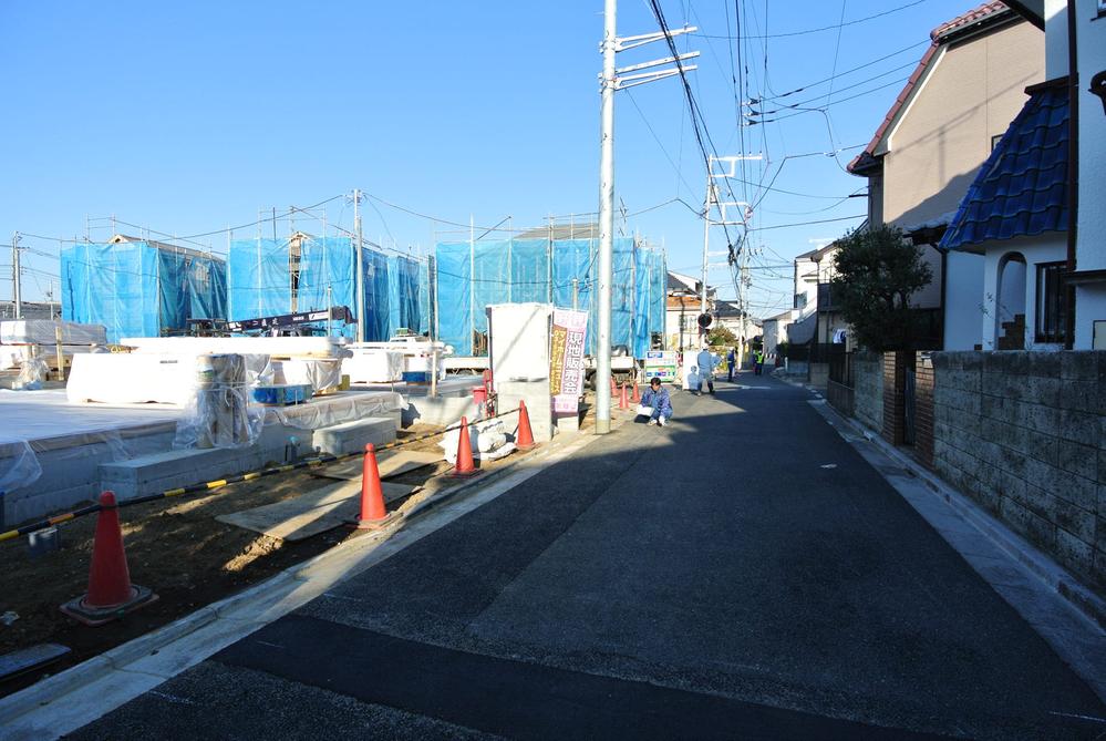 Local photos, including front road. Local (12 May 2013) Shooting