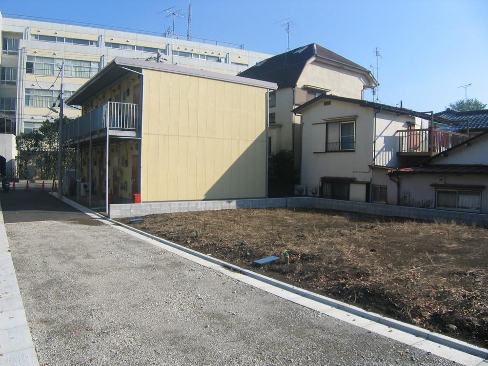 Local photos, including front road. Local (11 May 2013) Shooting