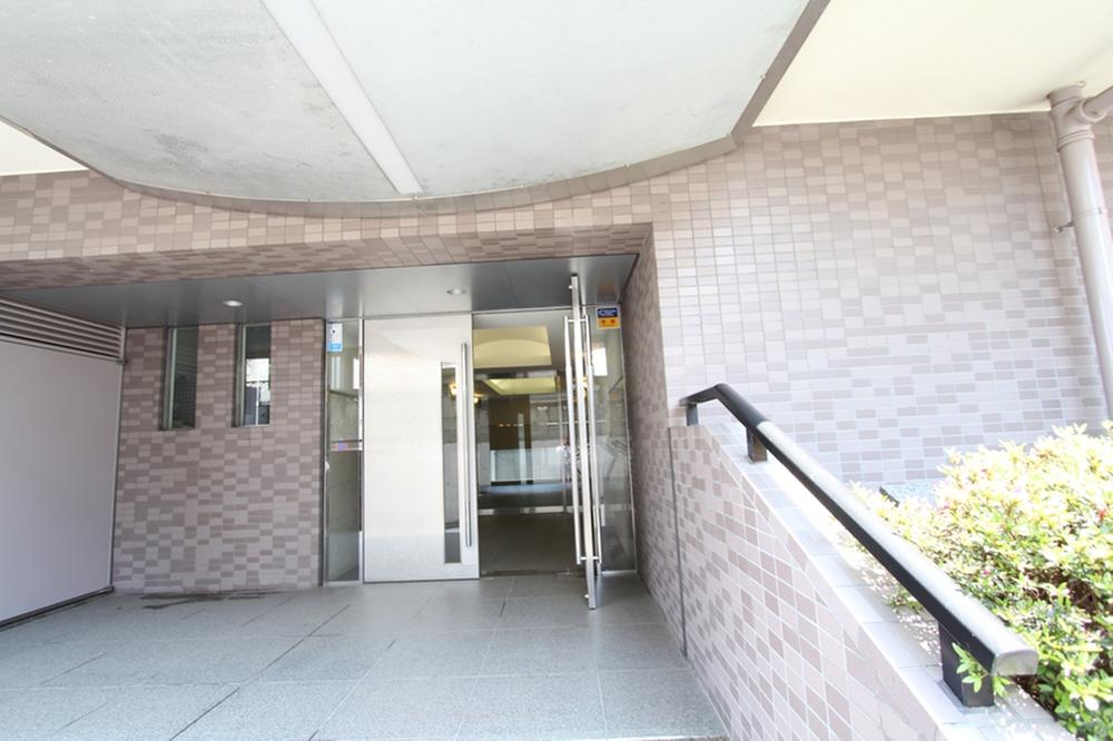 Entrance. Common areas: Entrance