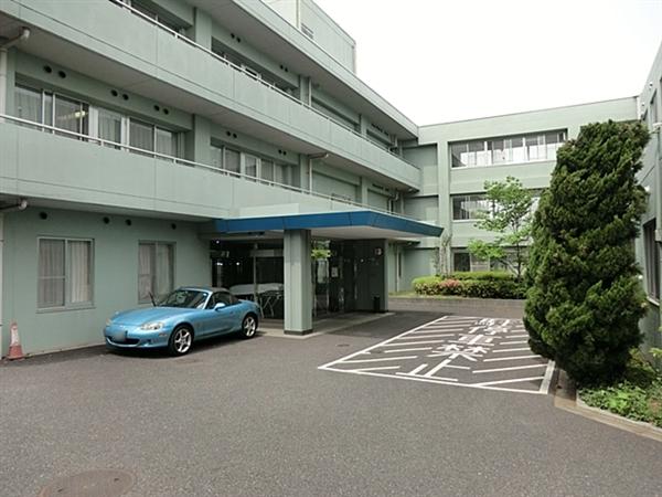 Hospital. Tokiwadai 470m to the hospital