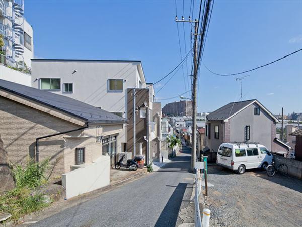 Local photos, including front road. Front road 2013 / 12 shooting