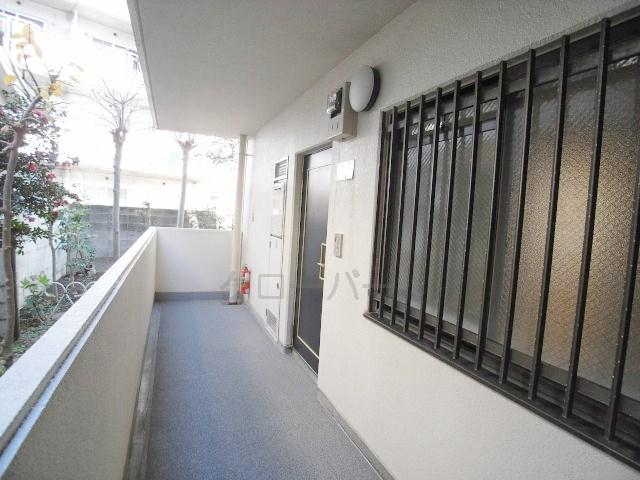 Other common areas. Sharing unit Corridor