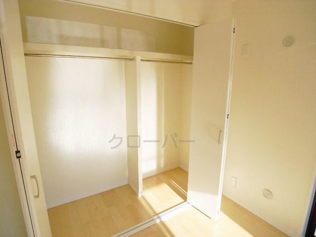 Receipt. Western style room closet