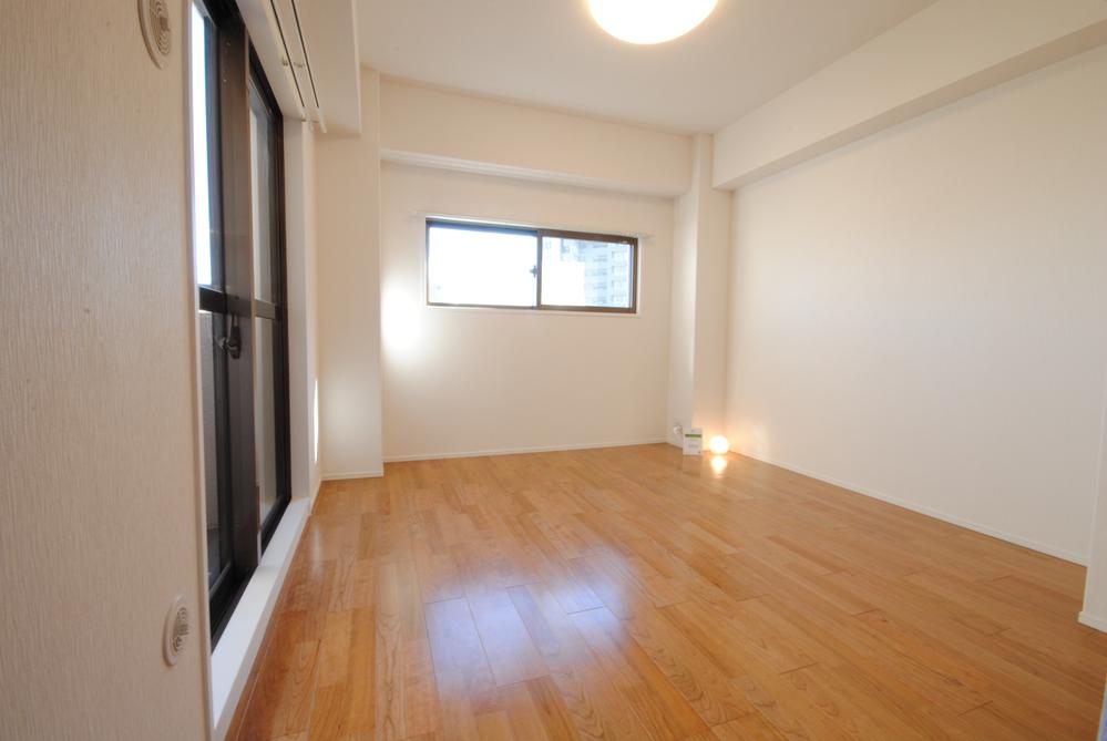 Non-living room. Local (12 May 2013) Shooting