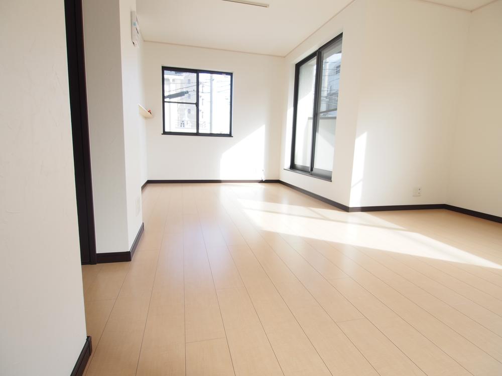 Living. Living (December 2013) Shooting