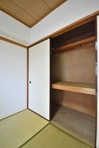 Receipt. Photo another room