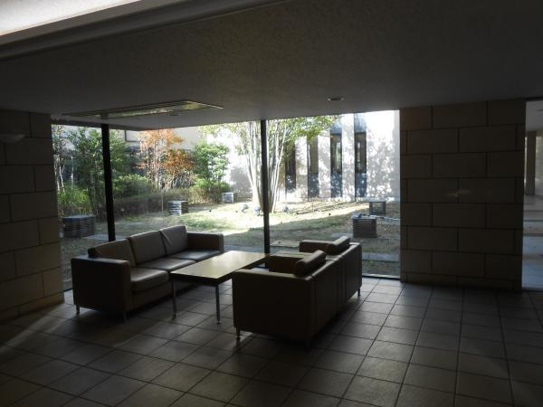 Entrance. ◎ Entrance Hall