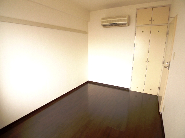 Living and room. Because the air-conditioned will spend the summer and winter comfort