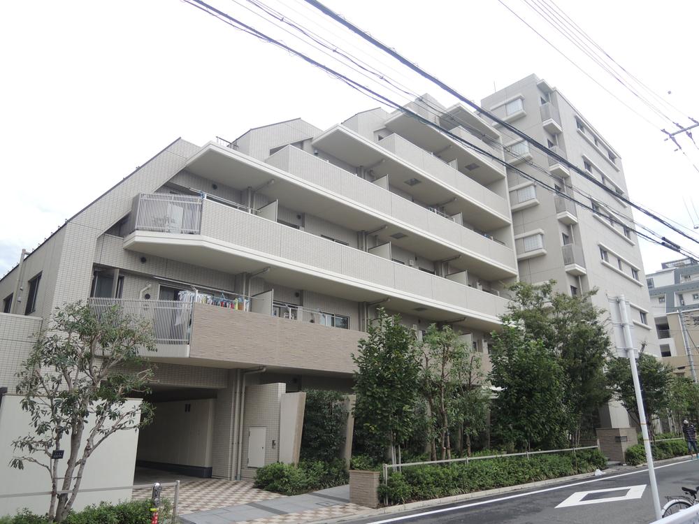 Local appearance photo. Local (12 May 2013) Shooting