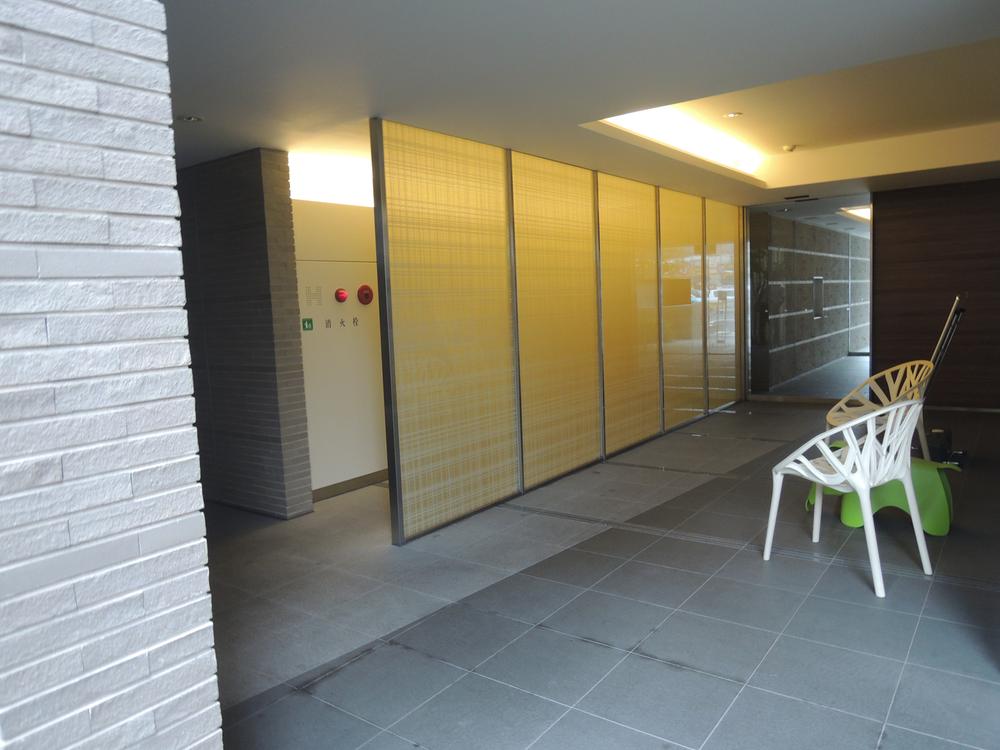 Entrance. Common areas