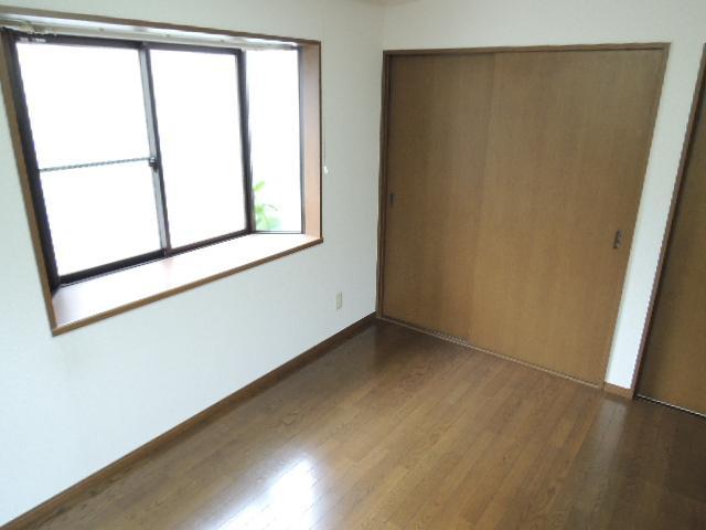 Receipt. Western-style closet!