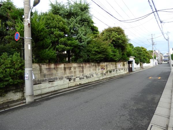 Local photos, including front road. Front road 2013 / 09 shooting