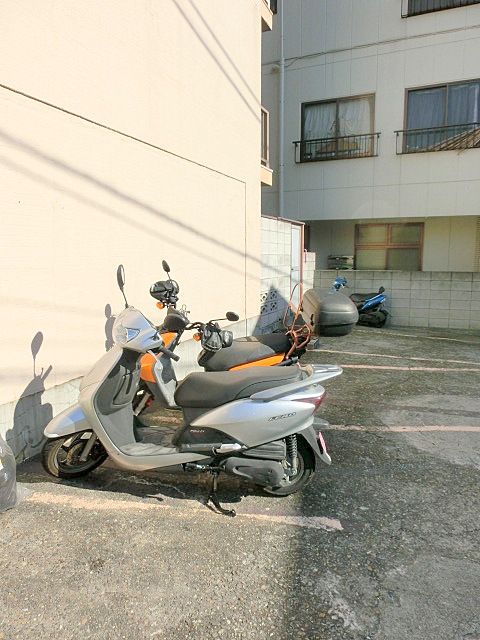 Other common areas. Tenants-only parking lot