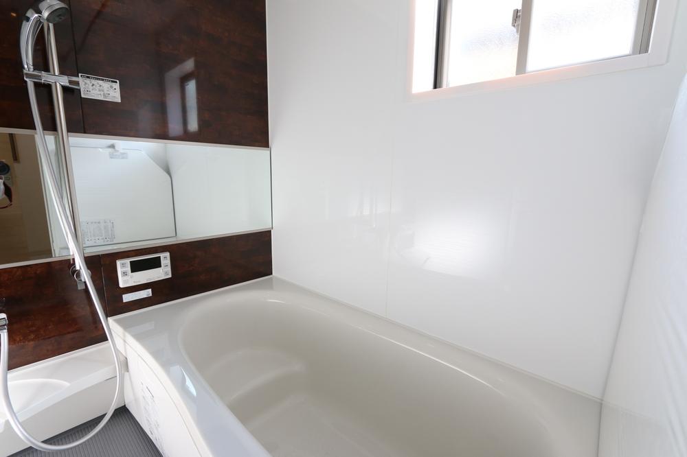 Same specifications photo (bathroom)