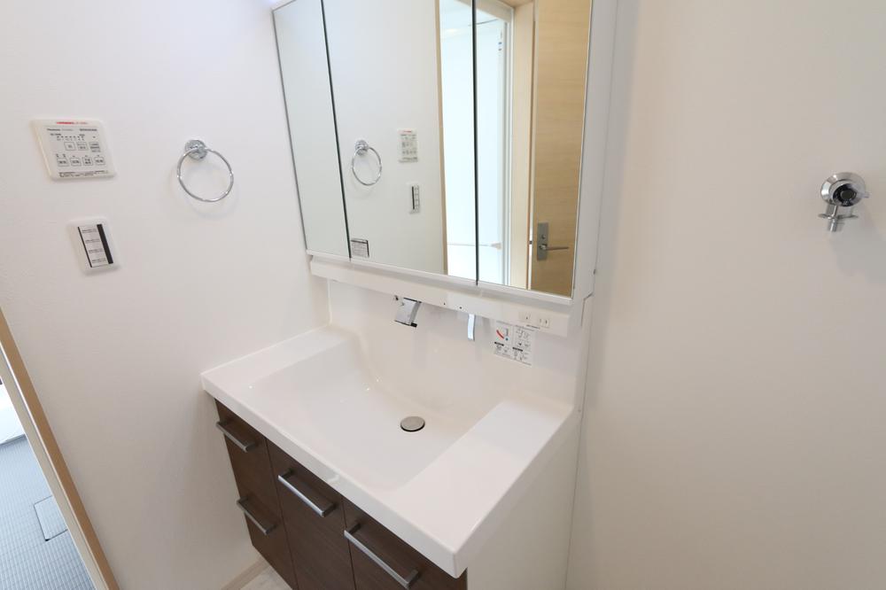 Same specifications photos (Other introspection)