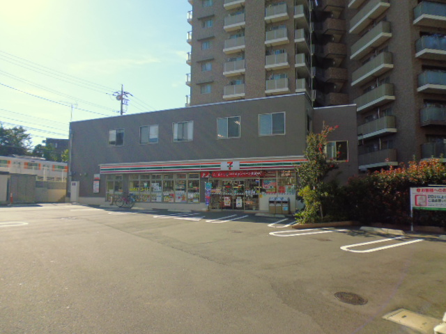 Convenience store. Seven-Eleven Itabashi Narimasu 3-chome up (convenience store) 258m