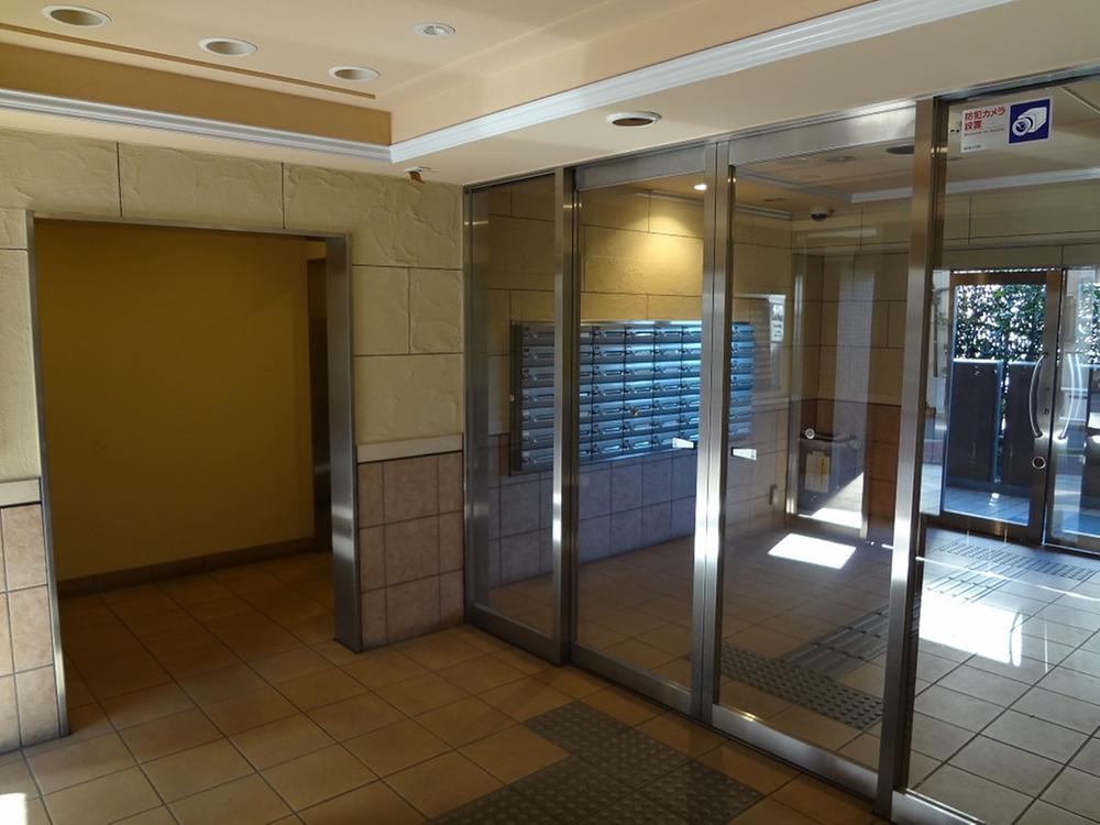 Entrance. Common areas