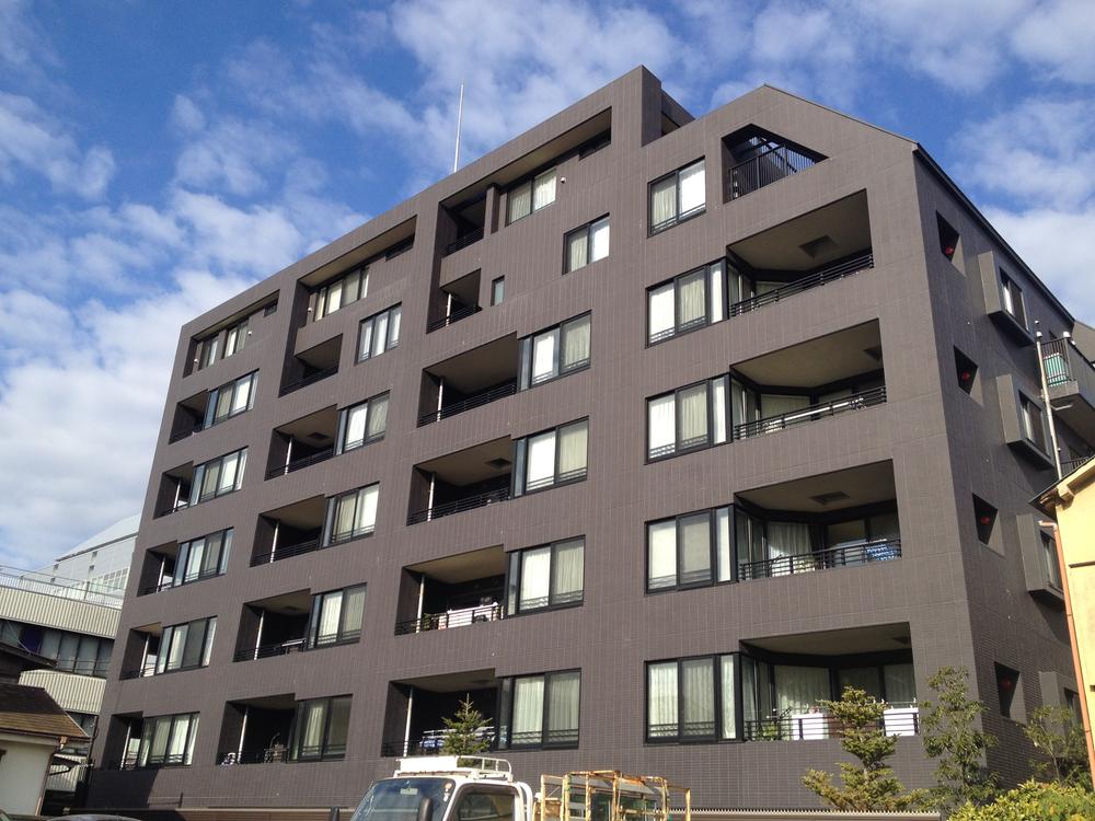 Local appearance photo. Local (12 May 2013) Shooting