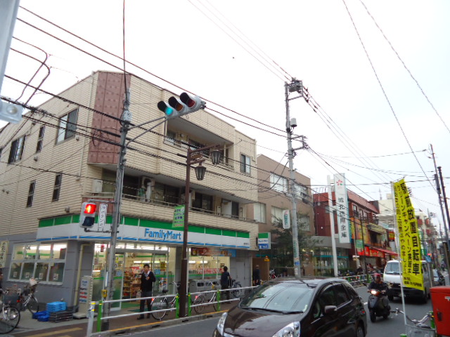 Convenience store. FamilyMart lotus root Ekimae up (convenience store) 256m