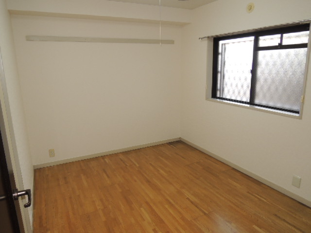 Other room space. Western-style 5 Pledge