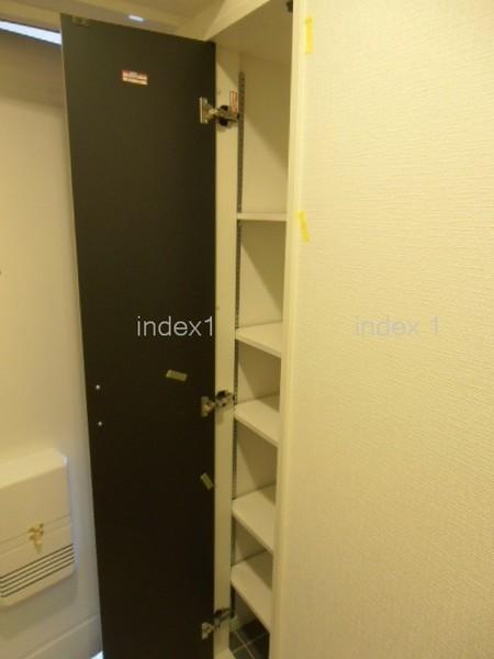 Receipt. Shoes cloak two places