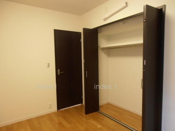 Receipt. Closet is equipped with all rooms