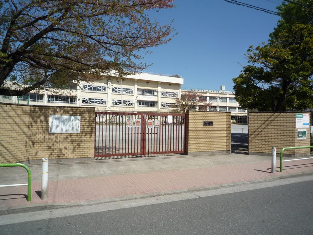 Primary school. Itabashi 350m until falling Akatsuka elementary school