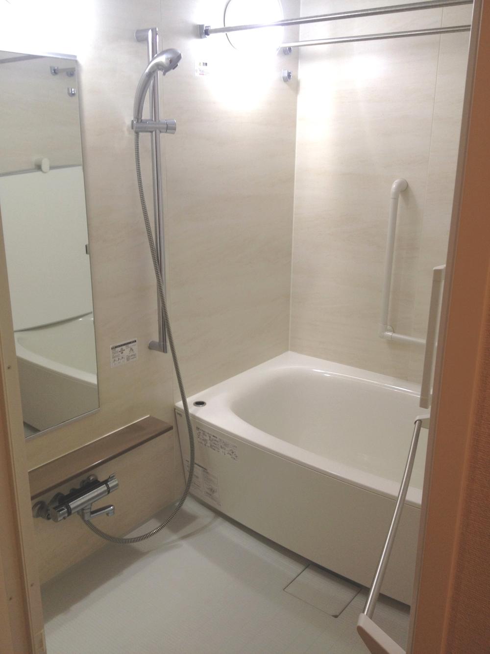 Bathroom. Indoor (12 May 2013) Shooting