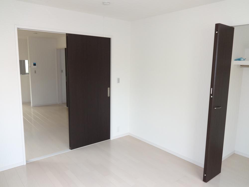 Non-living room. Indoor (11 May 2013) Shooting