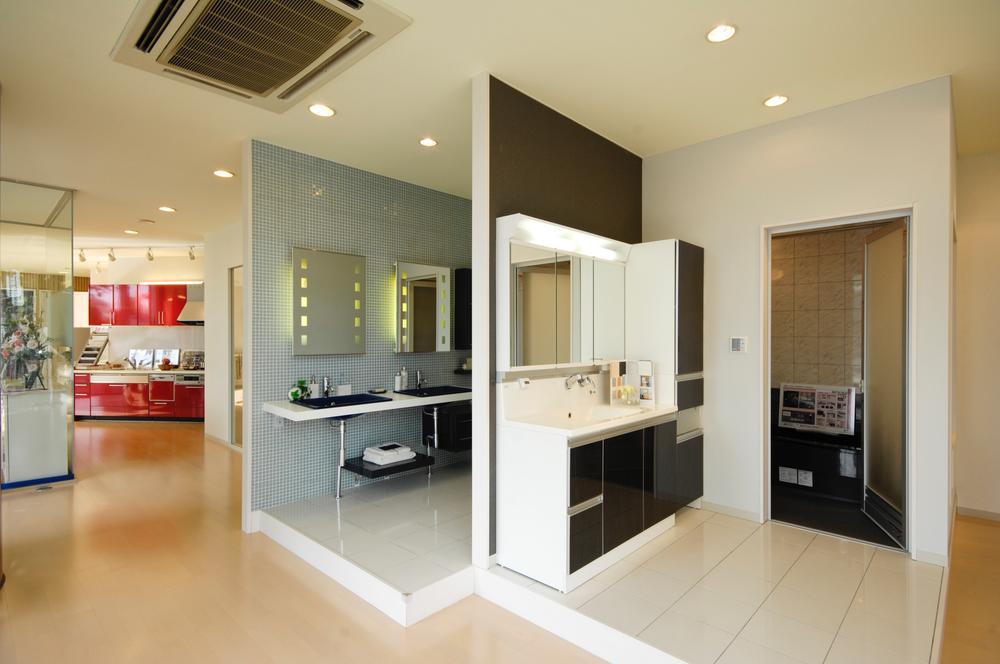 exhibition hall / Showroom. "Fujimidai" station 7 minutes there Showroom.