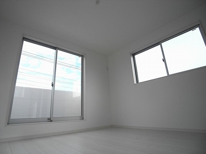 Non-living room. Local (12 May 2013) Shooting